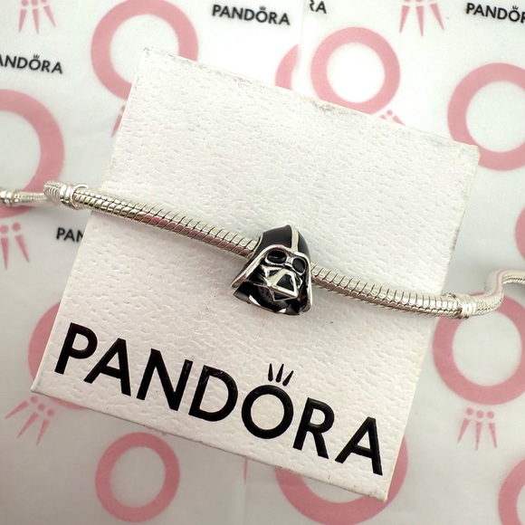Pandora Black Sterling Silver 925 Darth Vader Helmet Star Wars Bracelet Cham - Picture 1 of 4